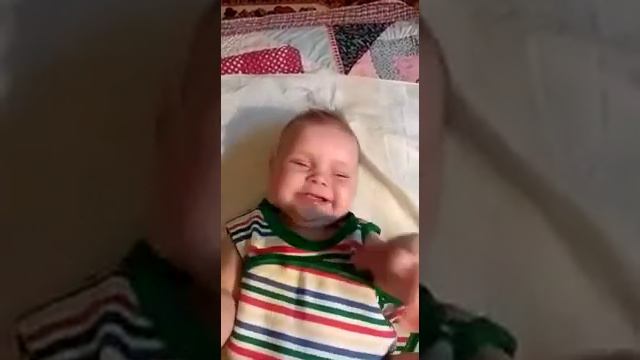 Евочка пускает "пузыри") смотреть онлайн