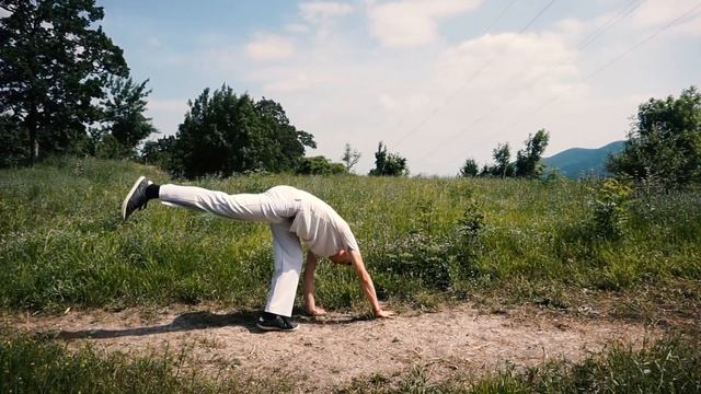 Capoeira Tutorial | Переворот Вперёд (Au De Frente) смотреть онлайн