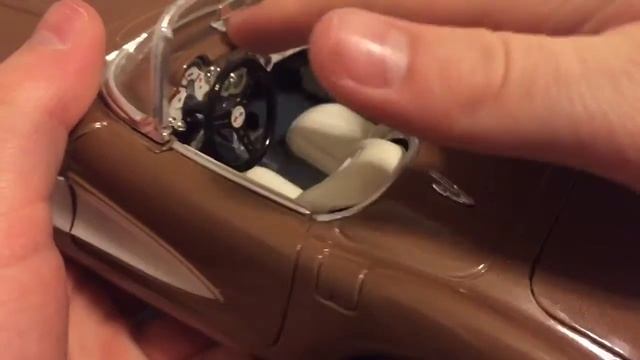 Scale 1:18 1957 Chevrolet Corvette by maisto смотреть онлайн