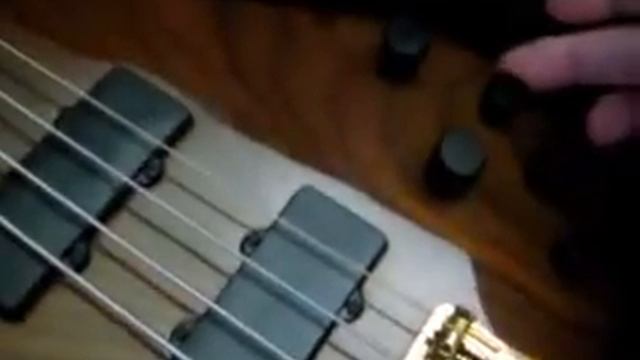 Fender Deluxe Zone Bass USA .avi смотреть онлайн