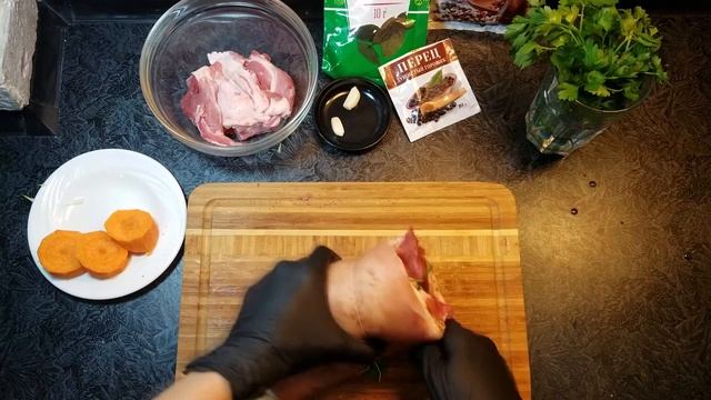 ВАРЕНЫЙ МЯСНОЙ РУЛЕТ ИЗ САЛА С ЧЕСНОКОМ смотреть онлайн