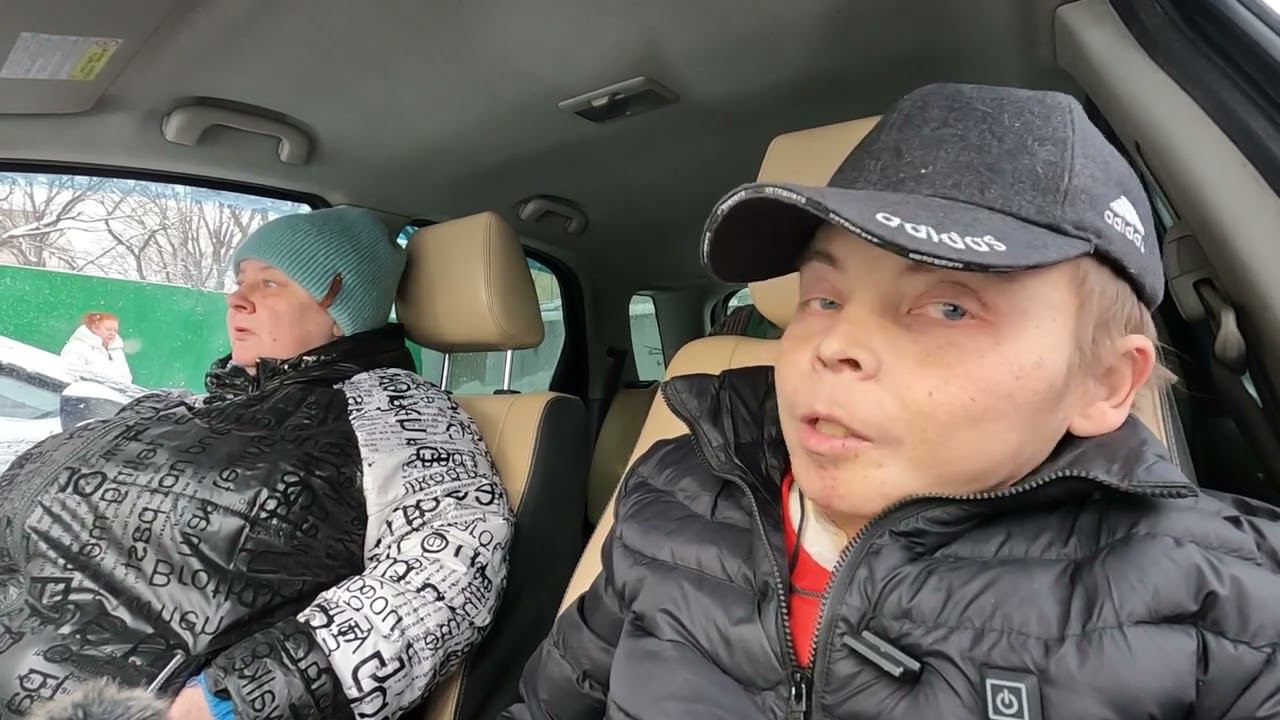 Инвалид колясочник покупает билеты и уезжает из города смотреть онлайн