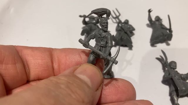 Kings of War,Fire Forge Living Dead Peasant sprue. смотреть онлайн