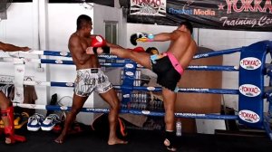 Buakaw Banchamek and Saenchai sparring at YOKKAO Training Center Bangkok #MuayThai