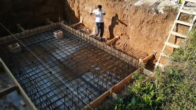 Подготовка к заливке бетонного дна бассейна в КП Чистые ключи смотреть онлайн