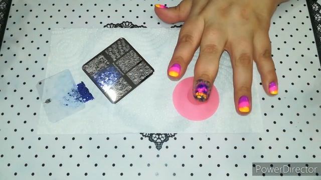 ?Неоновый маникюр со стемпингом? смотреть онлайн