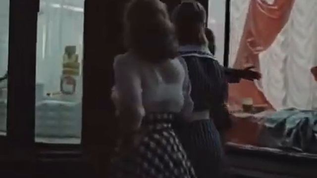 Полюбить — так королеву, проиграть — так миллион !!! «х.ф. Москва́ слеза́м не ве́рит » 1979 г. смотреть онлайн