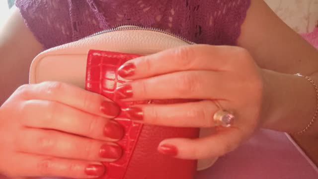 АСМР Что в моей сумочке. ASMR What is in my bag смотреть онлайн