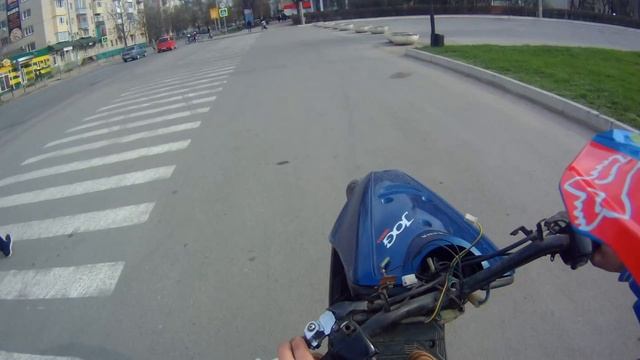 Стант на ямахе джог артистик спек день 4. смотреть онлайн