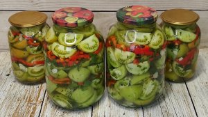 ВКУСНЕЙШИЕ зеленые ПОМИДОРЫ на ЗИМУ по рецепту моей СВЕКРОВИ!