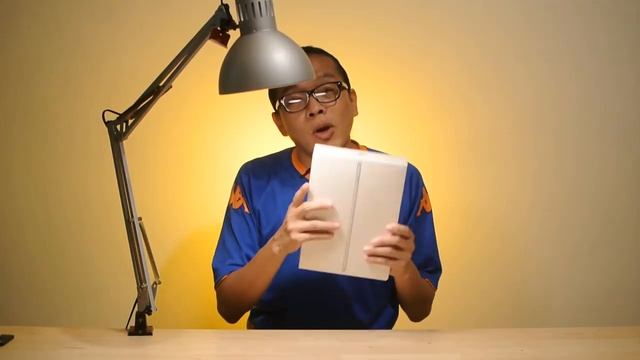 แกะกล่อง iPad 2018 รุ่น Cellular จาก Apple Store Online смотреть онлайн