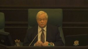 Профессор Суханов Е А  читает вводную лекцию слушателям первого курса Российской школы частного пра