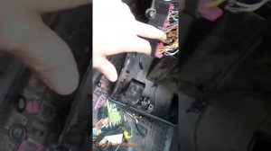 замена блока предохранителей в салоне на #skoda