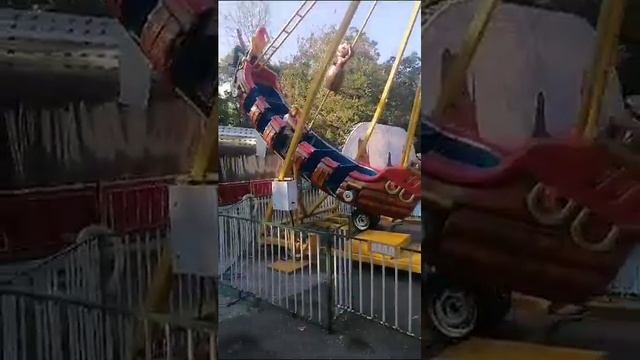 катаемся с подругой в Новороссийске на каноэ?я кричу АСТАНАВИТИ смотреть онлайн