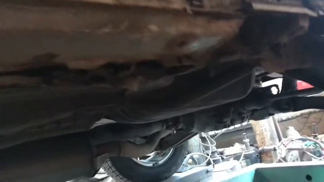 Ремонт Honda CR-V замена телевизора и проварка порогов смотреть онлайн