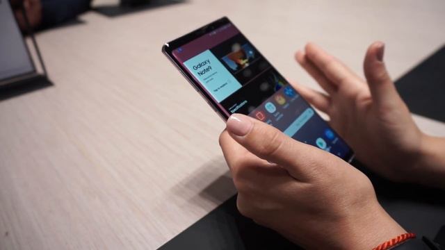 Обзор Samsung Galaxy Note 9 | стилус S Pen и другие фишки флагмана смотреть онлайн