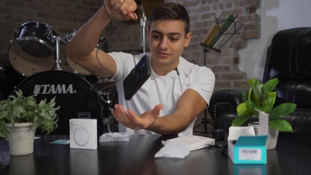 Apple MagSafe Charger vs. Alternatives Review | Do MagSafe Knockoff's Suck? (iPhone 12) смотреть онлайн