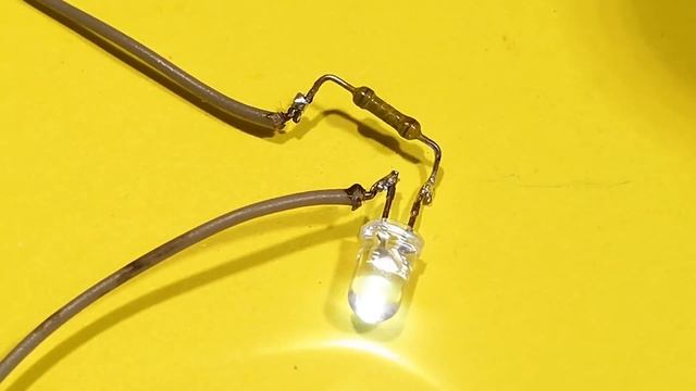 ВЫ думаете что это СВЕТОДИОД? А вот и нет.В этом корпусе могут быть ЧЕТЫРЕ разных устройства смотреть онлайн