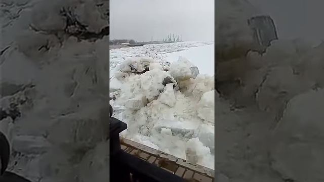 Ледоход в Сургуте смотреть онлайн
