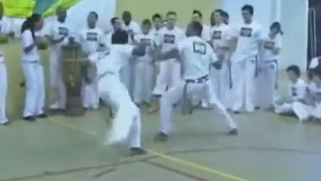 Abada-Capoeira Bruxelas (team Superfly et Batizado 2009) смотреть онлайн