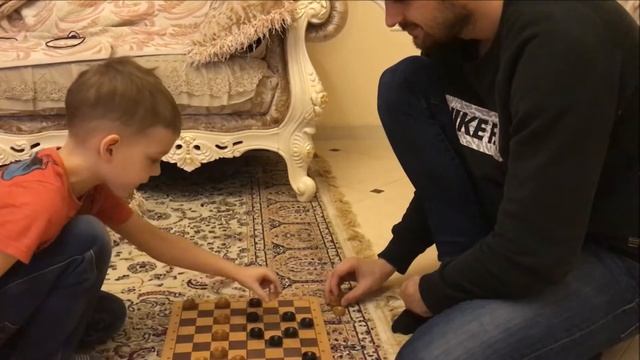 Видео-урок для начинающих от Мирона Охламона.Шашки. смотреть онлайн