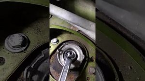 Не откручивается гайка передней стойки Renault scenic 1 f2 - решено!!!