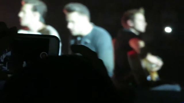 One Direction Lilo and Little Things || London 25-09 смотреть онлайн