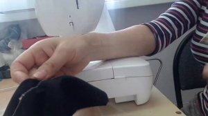 Пропуск стежков на стрейчевой ткани. Как шить стрейч и трикотаж.