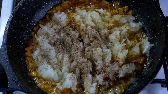 Картофель с индийскими специями и цветной капустой. смотреть онлайн