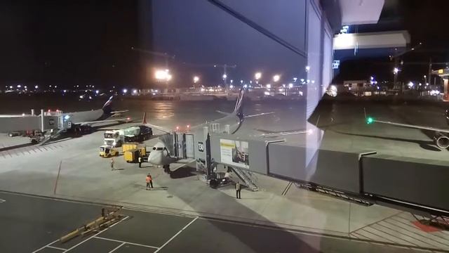 Шереметьево, терминал В, стоянка самолетов смотреть онлайн