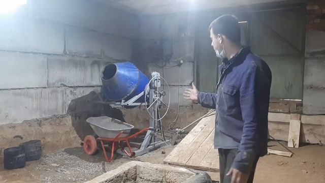 ЧТО ТВОРИТ МОЯ ОГРОМНАЯ БЕТОНОМЕШАЛКА?!БЕТОНОМЕШАЛКА В ДЕЙСТВИИ! смотреть онлайн