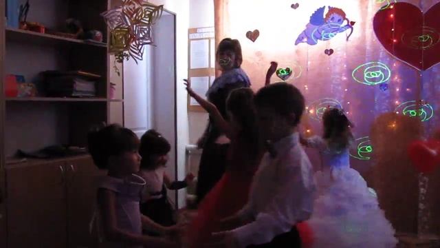 Вальс деток (3-6 лет) на День Святого Валентина в Первогнилицком УВК смотреть онлайн