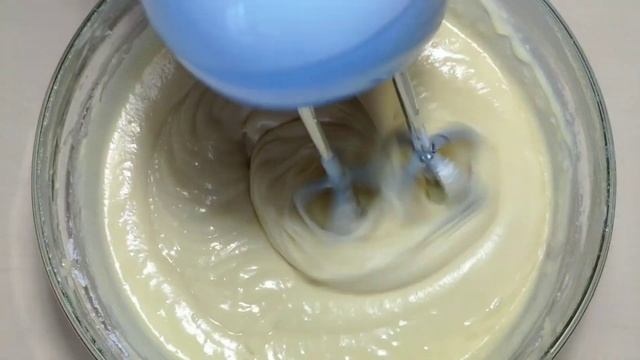 Домашний Простой Пирог с Ягодами на Кефире ! Вкусная, Быстрая Выпечка к Чаю ! смотреть онлайн