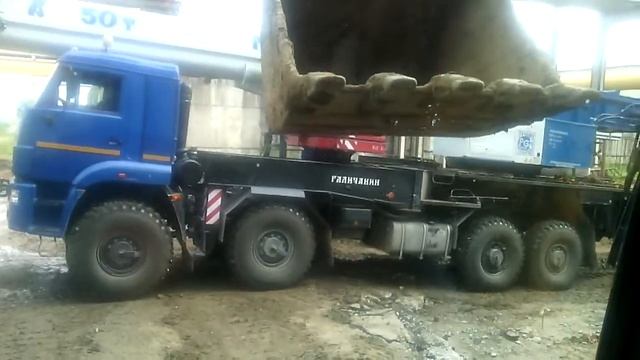 HYUNDAI 210 LC-7 ...заезд крана "Галичанин" смотреть онлайн