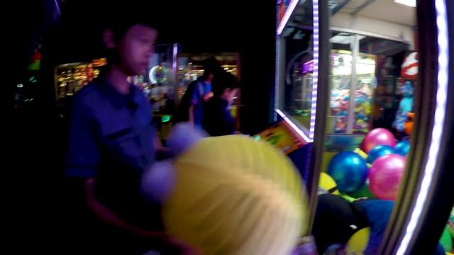 Arcade Claw Machine X-LARGE TOY WINS! クレーンゲーム смотреть онлайн