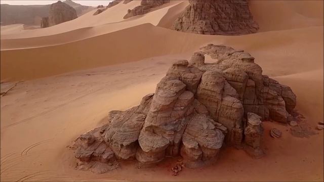 Djanet, Le Tadrart Rouge, Comme jamais vue, EXPEDITION & SAFARI ALGERIA et PAGANEL смотреть онлайн