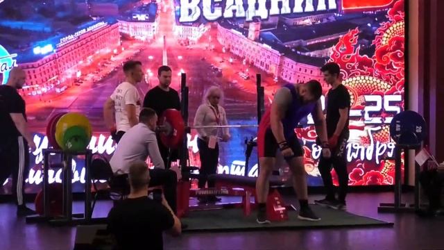 Жим лежа. Часть 2 в Большом ресторане "Цинь". смотреть онлайн