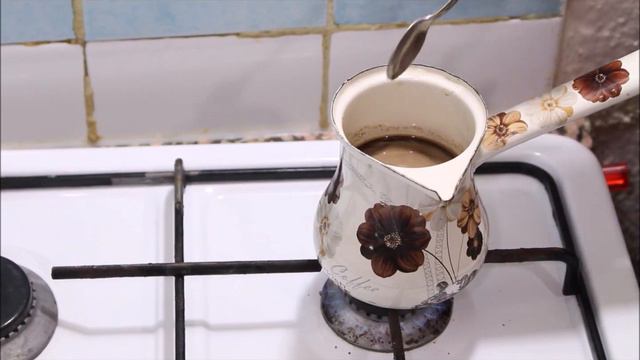 How to make Turkish coffee. - Easy and exact traditional recipe (subtitles in your language) смотреть онлайн