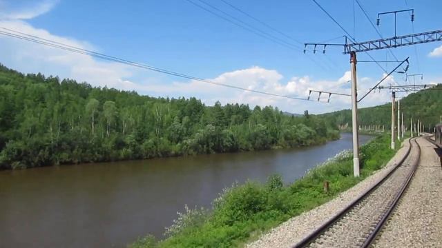 Река Укурей и забайкальская тайга из окна поезда. 01.07.22. смотреть онлайн