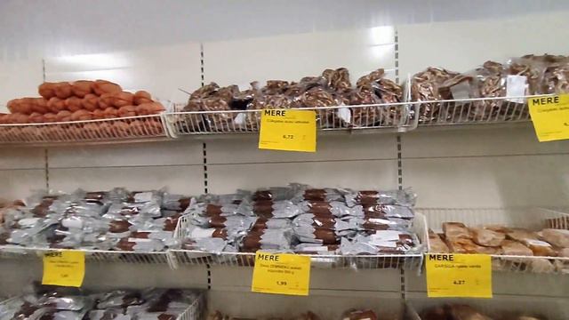 Магазин MERE в Елгаве . Вот что мы увидели 13 мая 2022 года . смотреть онлайн