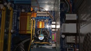 Замена батарейки (СR2032) на материнской плате в компьютере.Replacing the battery on the motherboar
