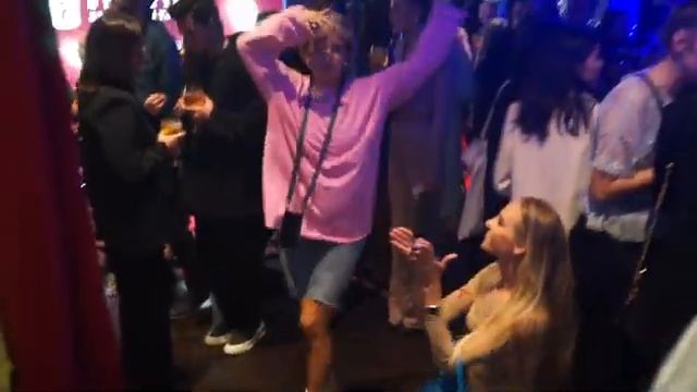 Тусовка журнала Marie Claire, жопа Водонаевой, интервью за деньги, светский трёп смотреть онлайн