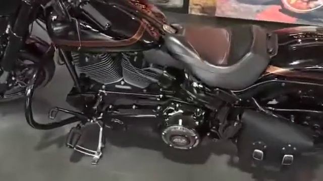 Harley-Davidson CVO Breakout