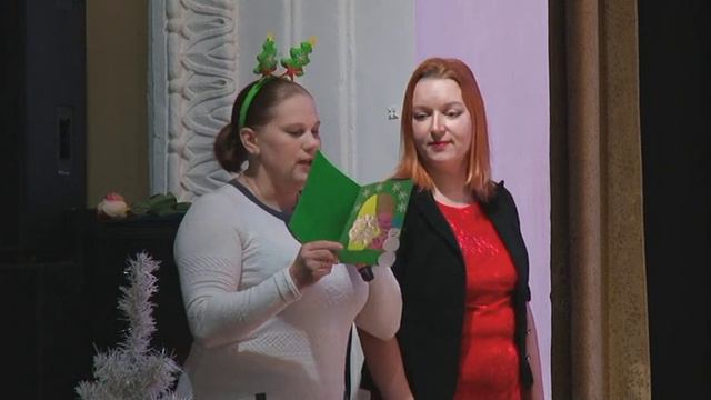 Как мы поздравляем председателя Ассоциации Многодетных семей в Кирове. Елка в Семье. смотреть онлайн