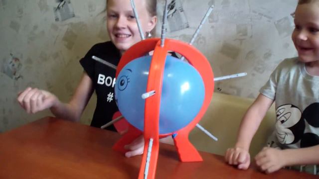 БУМ БАЛУН ЧЕЛЛЕНДЖ – ЛОПАЕМ шарики/Кто победит в этой битве смотреть онлайн