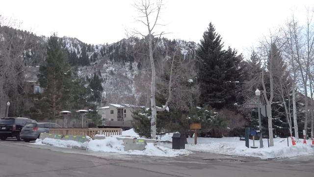 Aspen 4K - Hollywood's Ski Resort - Scenic Drive - USA