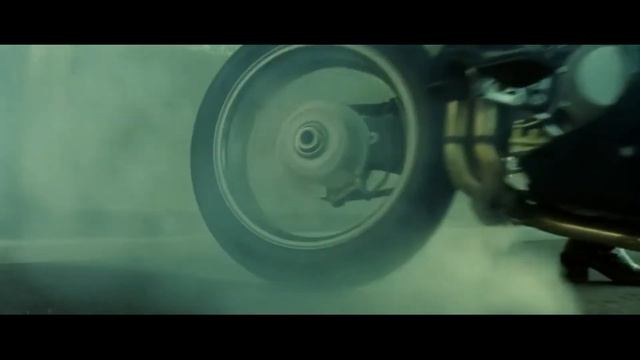 МОТО ПОГОНЯ ИЗ ФИЛЬМА "МАТРИЦА ПЕРЕЗАГРУЗКА" ТРИНИТИ НА DUCATI смотреть онлайн