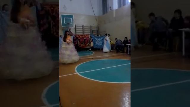 "А ну-ка девушки" смотреть онлайн