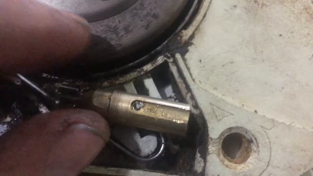 Снял масляный фильтр на Stihl ms180 и чуть не угробил маслонасос смотреть онлайн