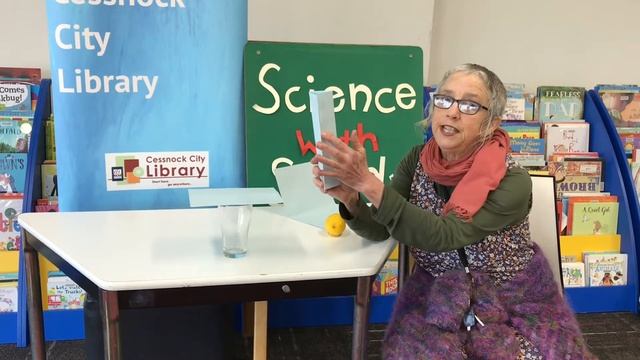 Groovy Gravity -Science with Sandy смотреть онлайн